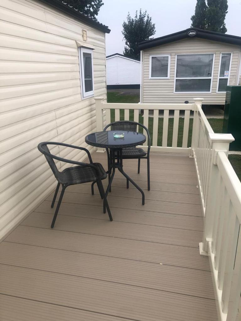 Hotel 8 Berth Caravan Clacton-on-Sea Exterior foto