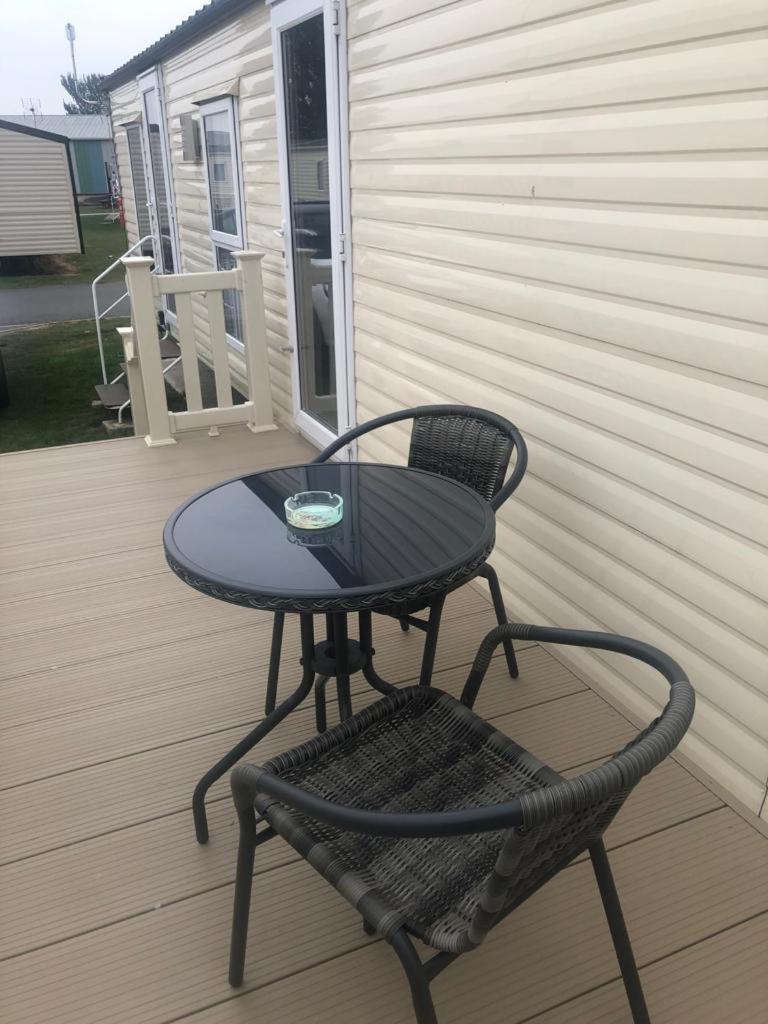 Hotel 8 Berth Caravan Clacton-on-Sea Exterior foto